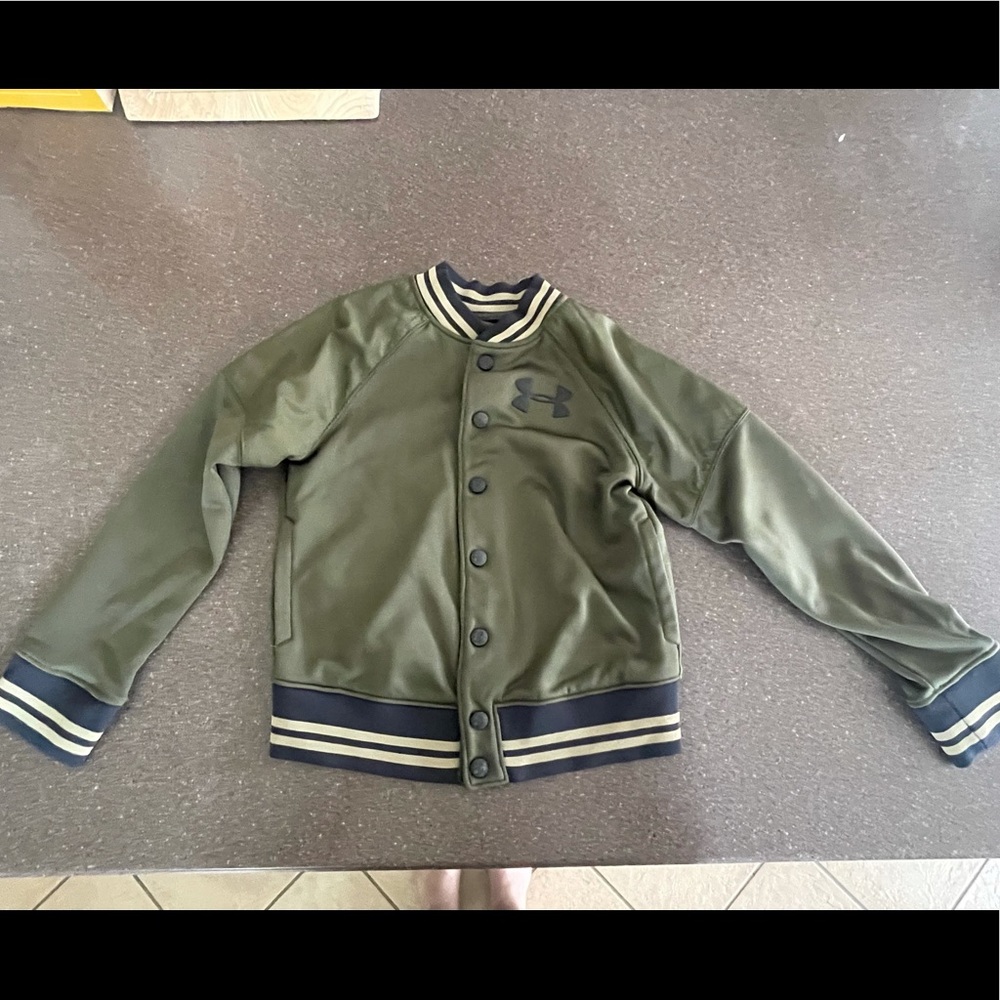 Youth M Under Armour Jacket